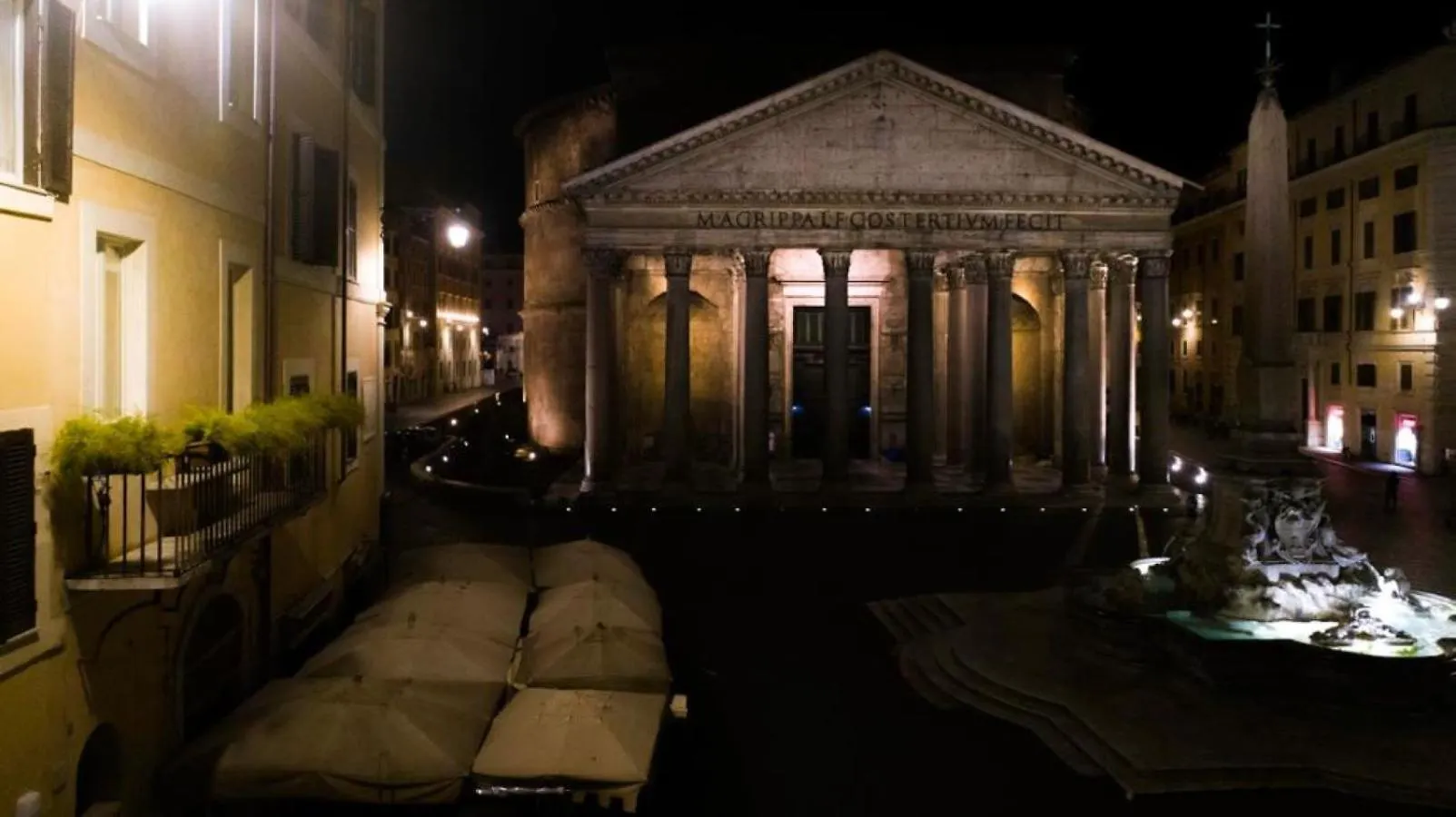 Pantheon Balcony Morgana Suite Roma